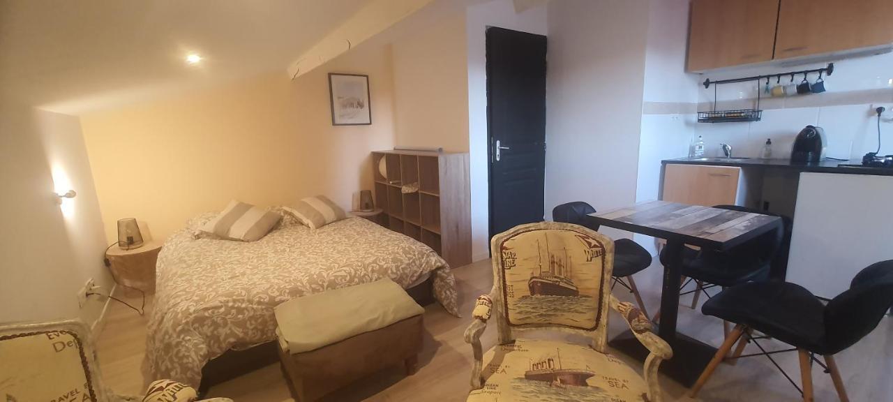 Hotel Chez Franck Saint-Martin-de-Valgalgues Esterno foto